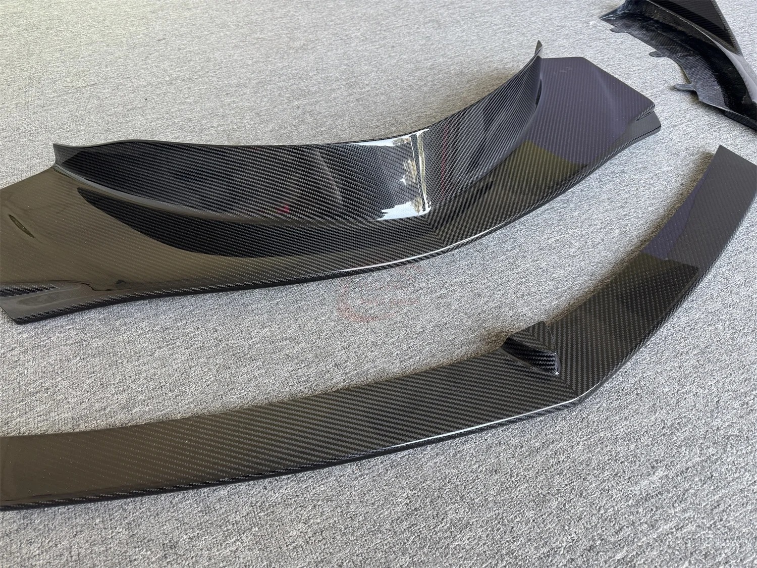 Upgrade Pro Style Dry Carbon Fiber Front Lip Front Bumper Lip Front Bumper Center Cover for McLaren GT Bodykit